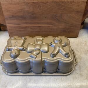 Nordic Ware Gold Non-Stick Gingerbread bread Pan